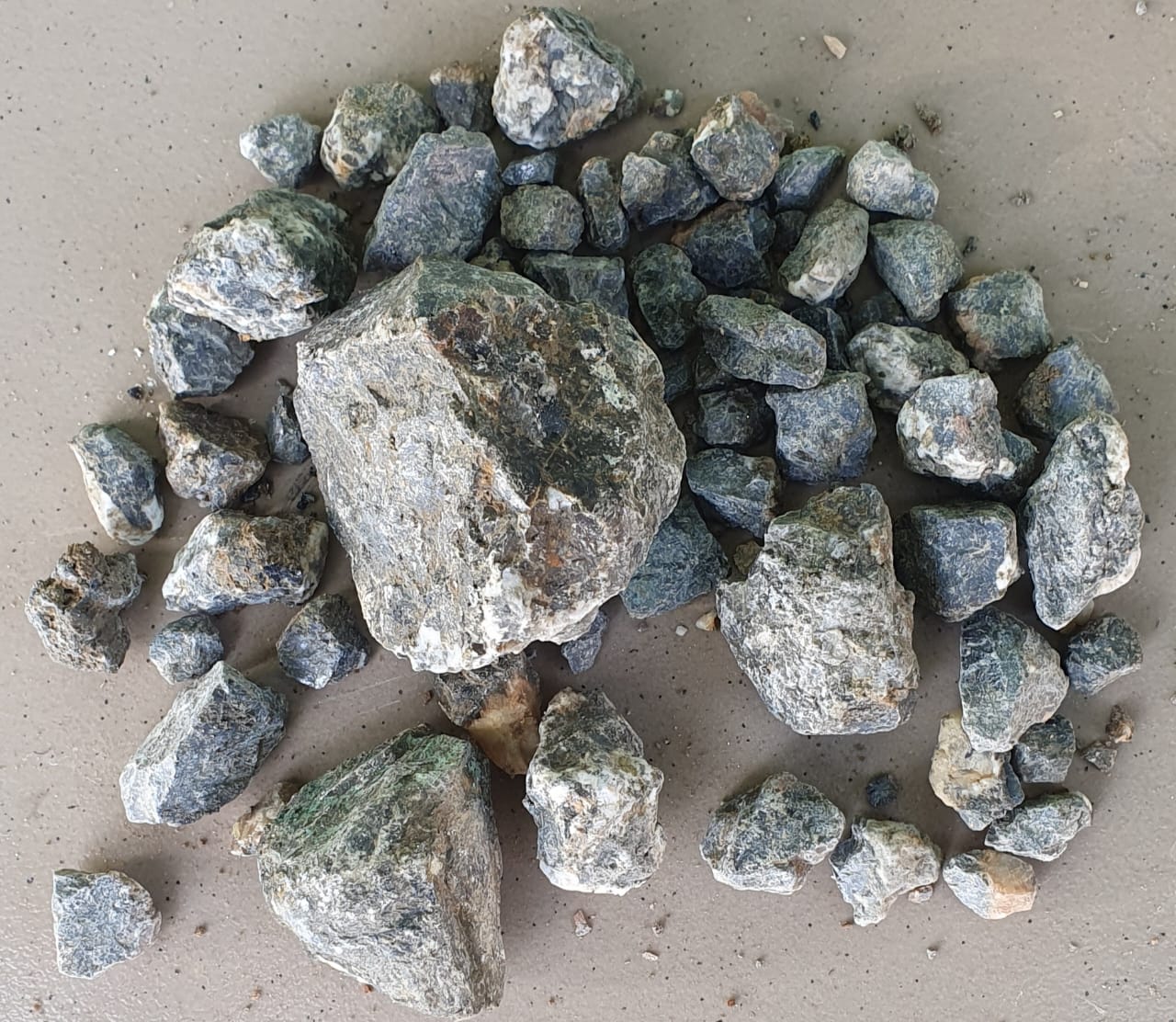 Lead — mineralised ore lot.